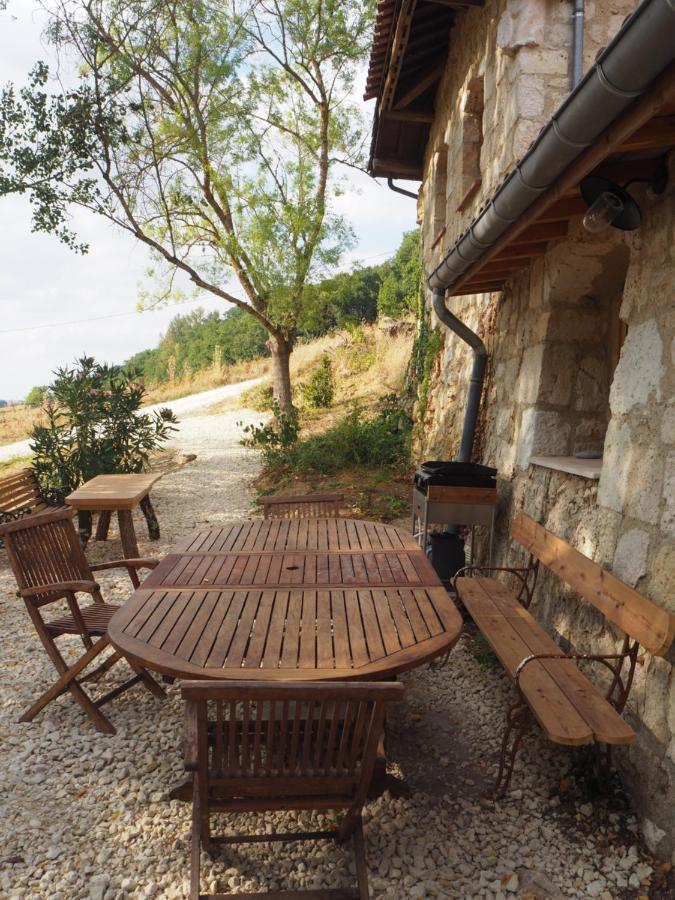 Gite Les Cabanes De Fallot Pour 15 Personnes - Piscine Naturelle L'isle-Bouzon Exteriör bild